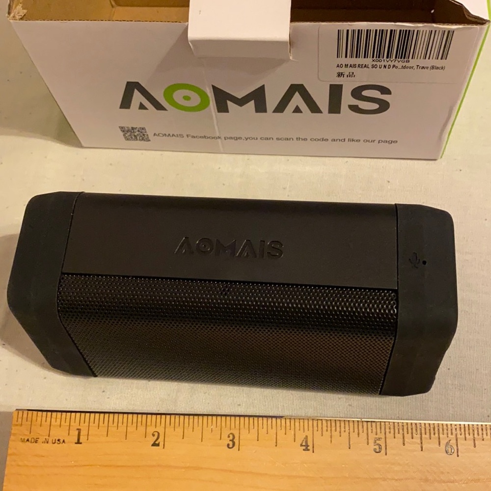 Small wireless speaker